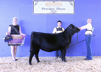 Early Senior Heifer Calf Champion